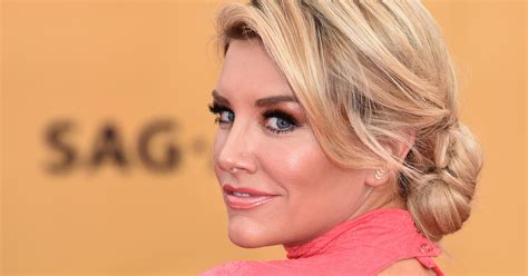 Charissa Thompson Shows Off Her Bikini Body For 4th Of July。